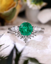 VIRELUNE Round Shaped Lab Emerald Engagement Ring Set